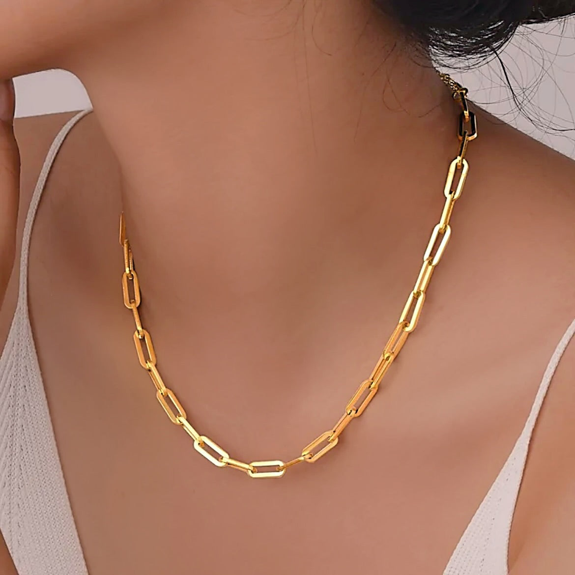 Gold paperclip chain necklace 