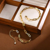 Gold paperclip chain necklace 