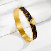 Classic v bangle 