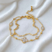 Gold bracelet with diamond clover 