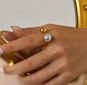 Gold pearl ring