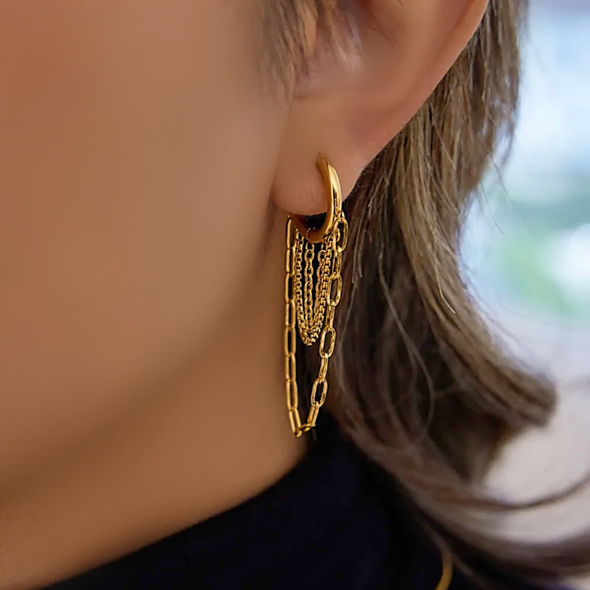 Gold chain huggie earrings