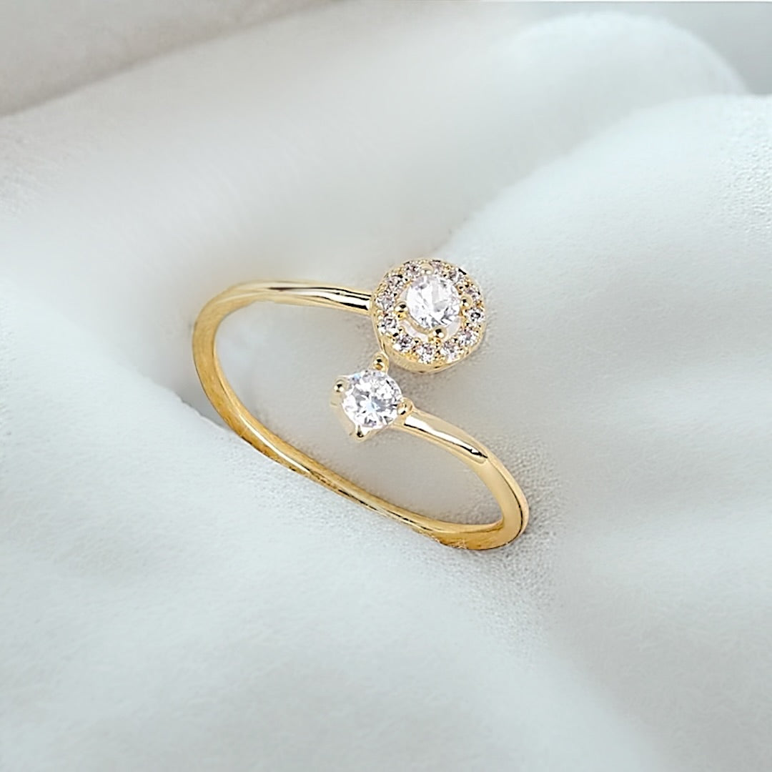 Gold adjustable ring with diamonds 
