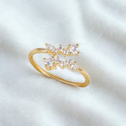 Gold ring with diamonds 