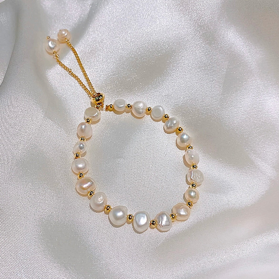 Pearl bracelet 