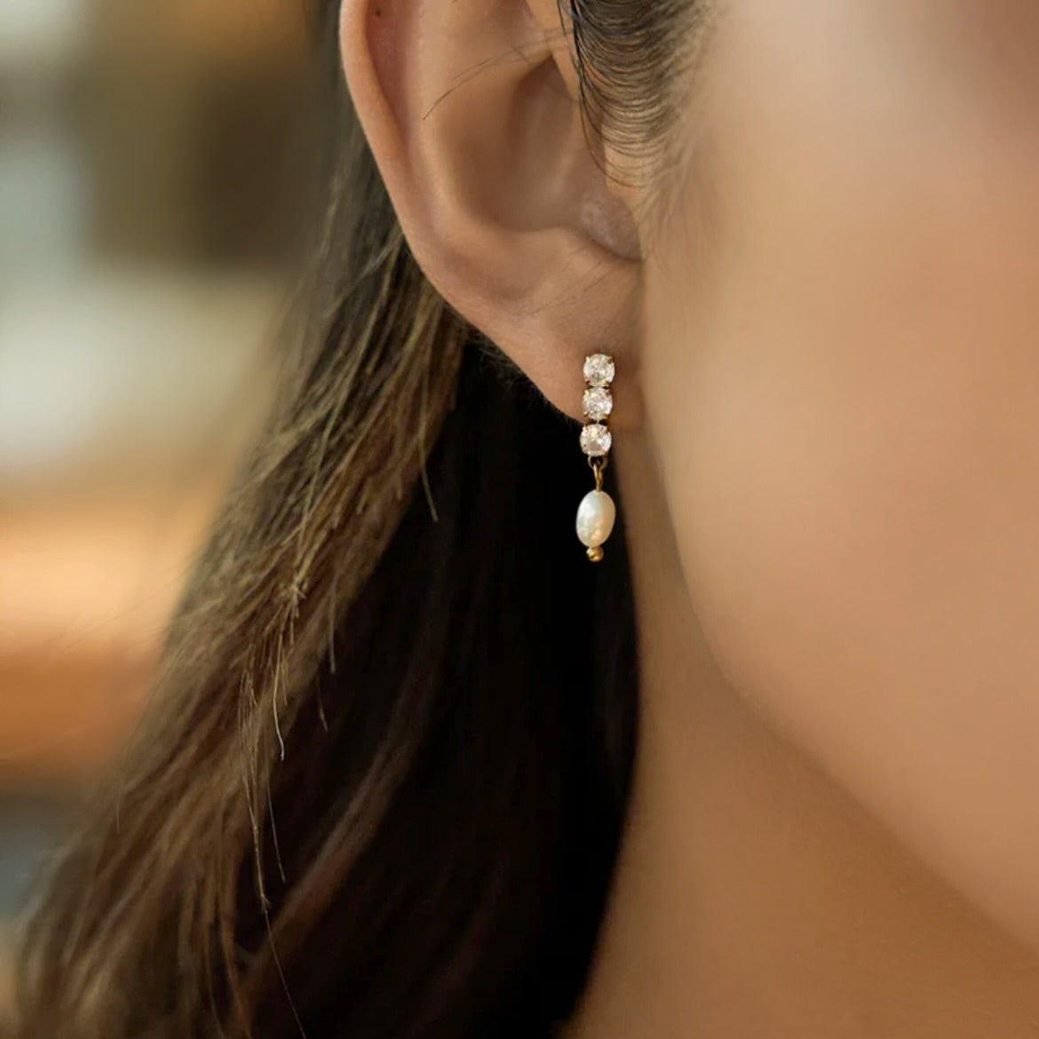 Diamond earrings with pearl drop 