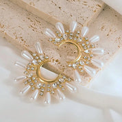 Statement pearl earrings 