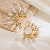 Statement pearl earrings 