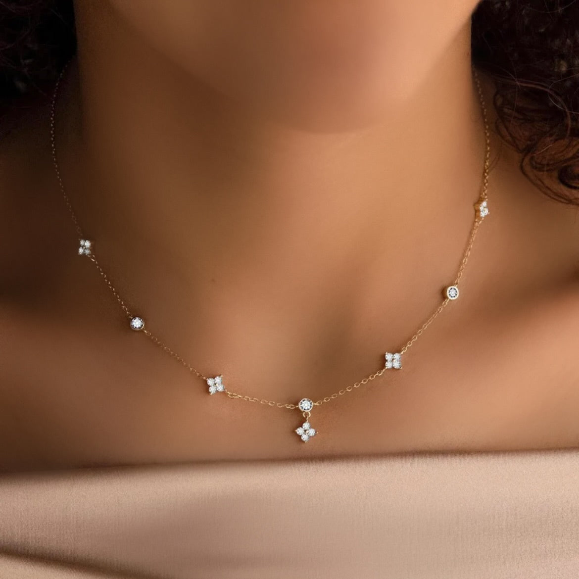 Diamond flower necklace 