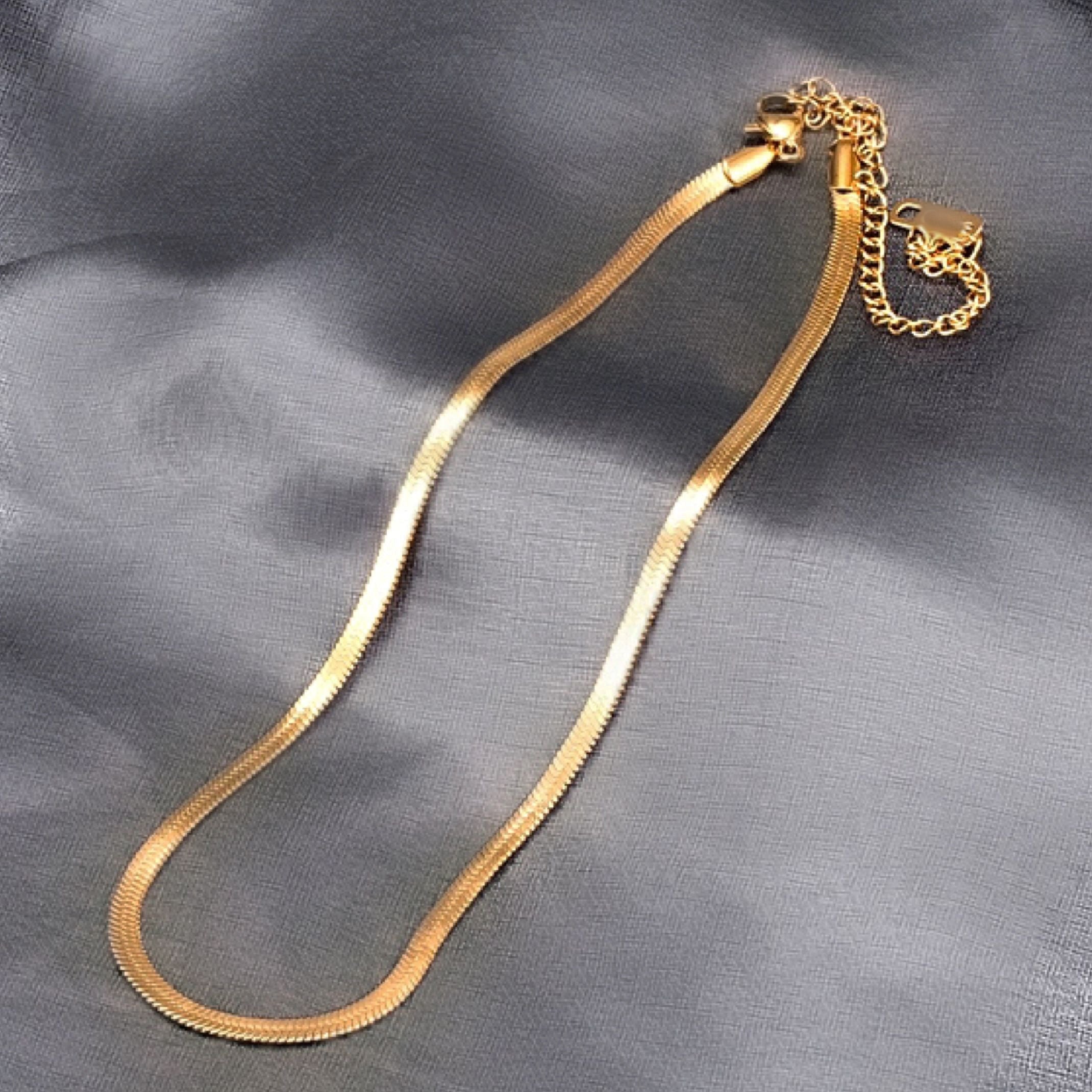 Thick gold snakeskin chain 