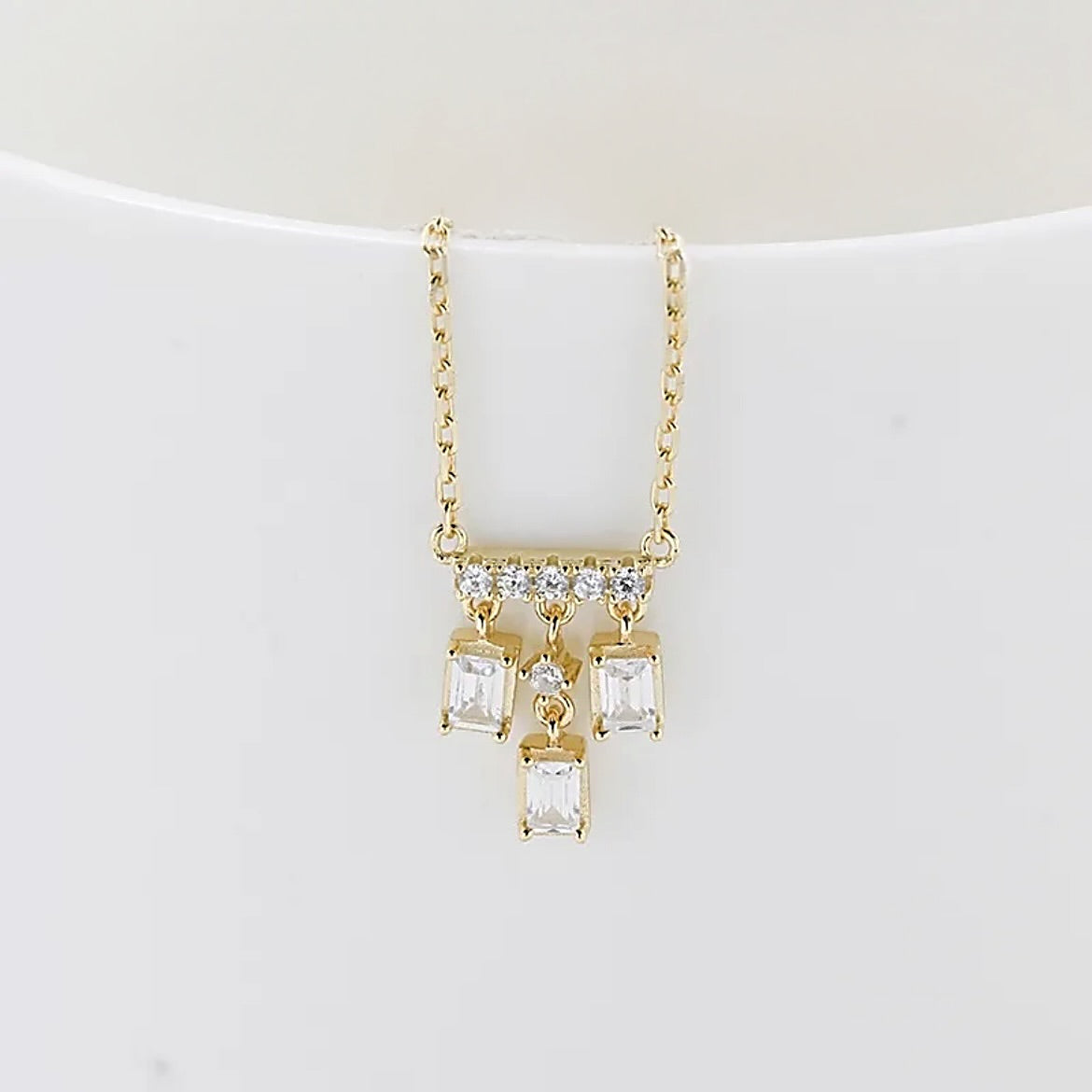 Rectangle diamond pendant necklace 
