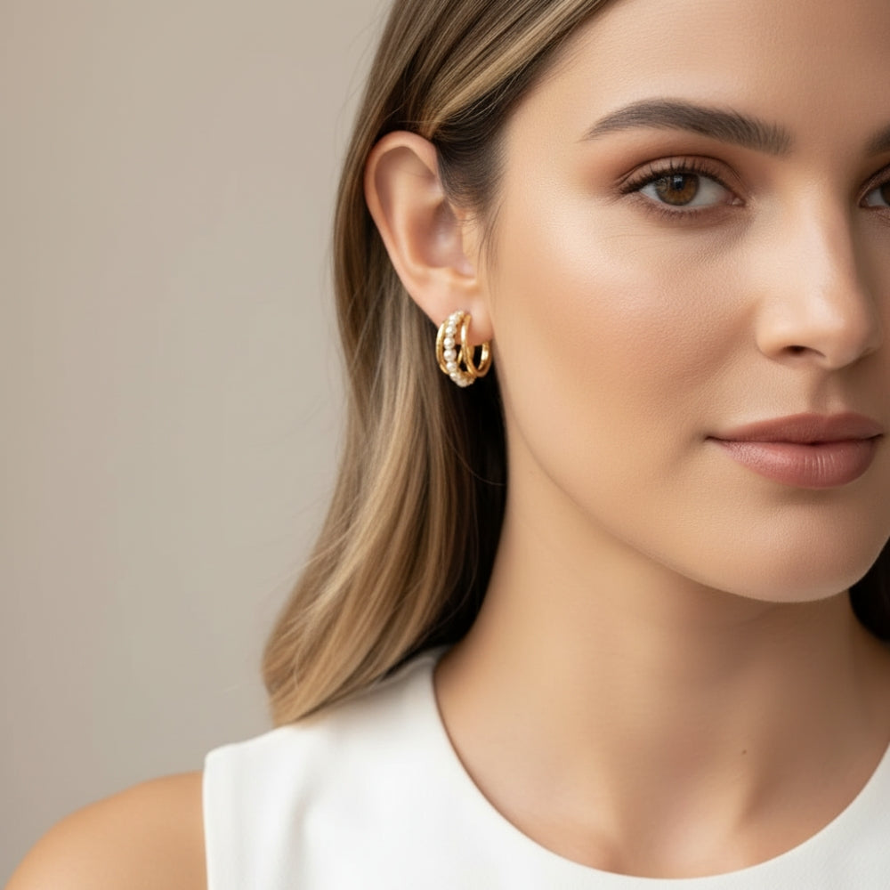 Gold
Pearl hoop earrings 