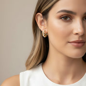 Gold
Pearl hoop earrings 
