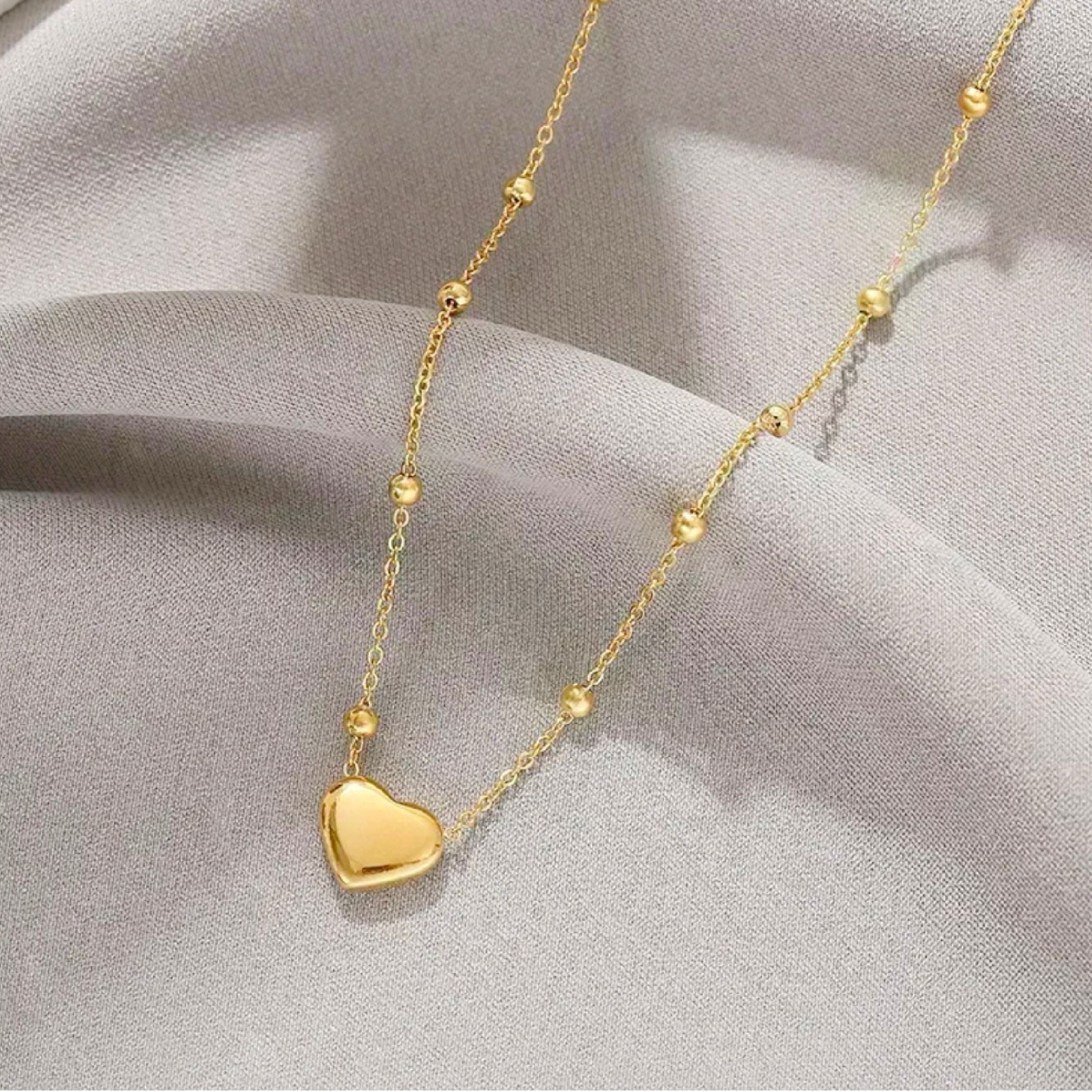 Gold heart necklace 