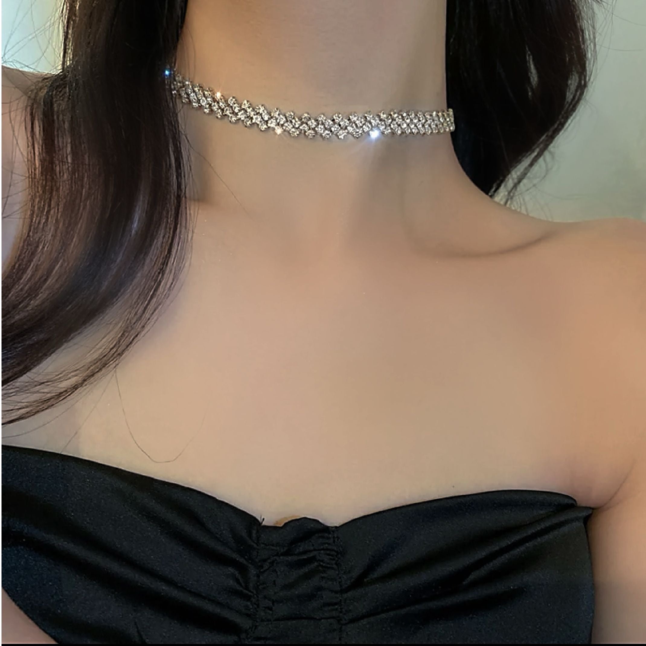 Diamond choker necklace 