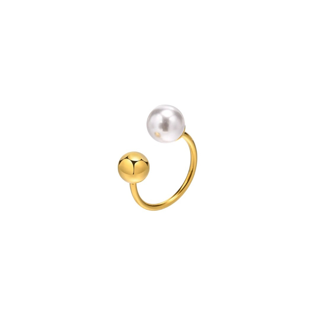 Gold Pearl ring 