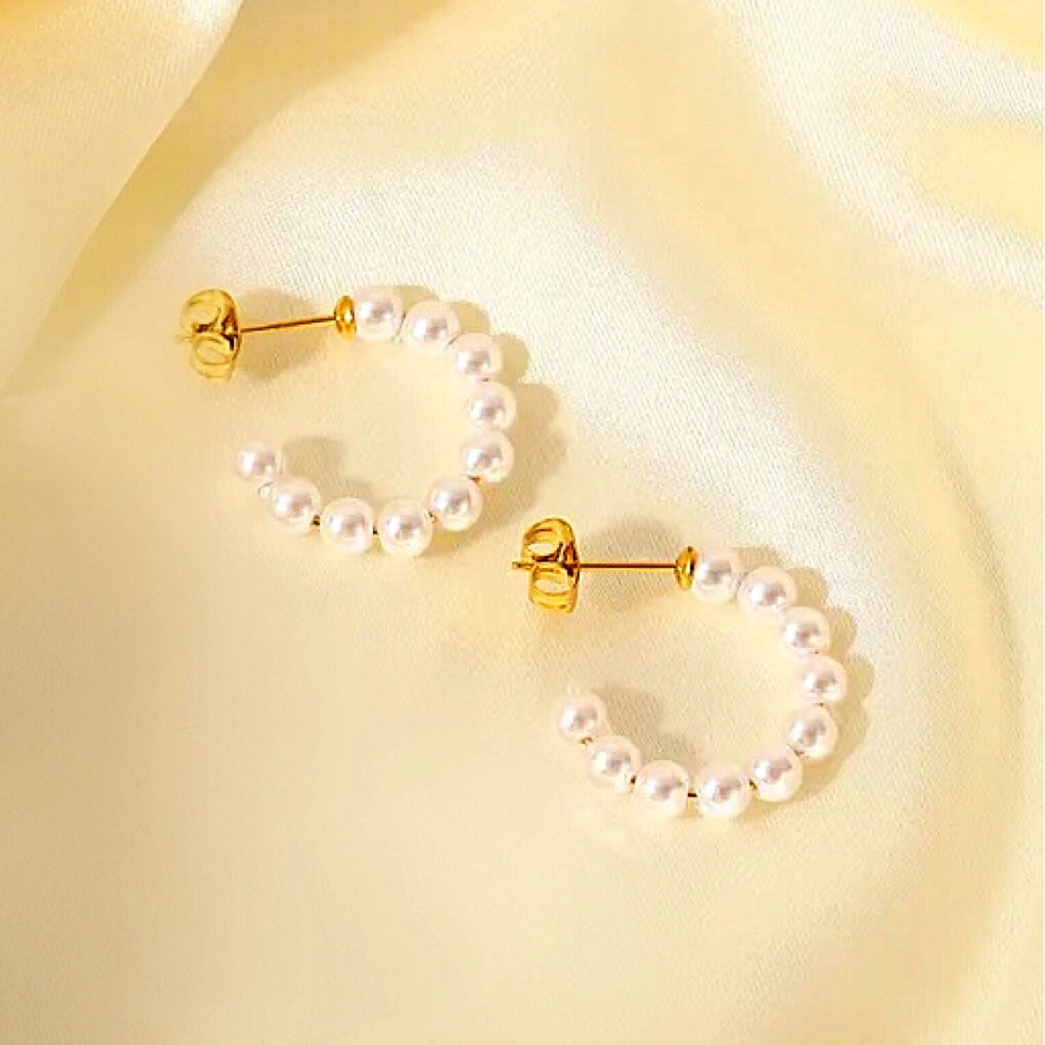 Pearl hoop earrings 